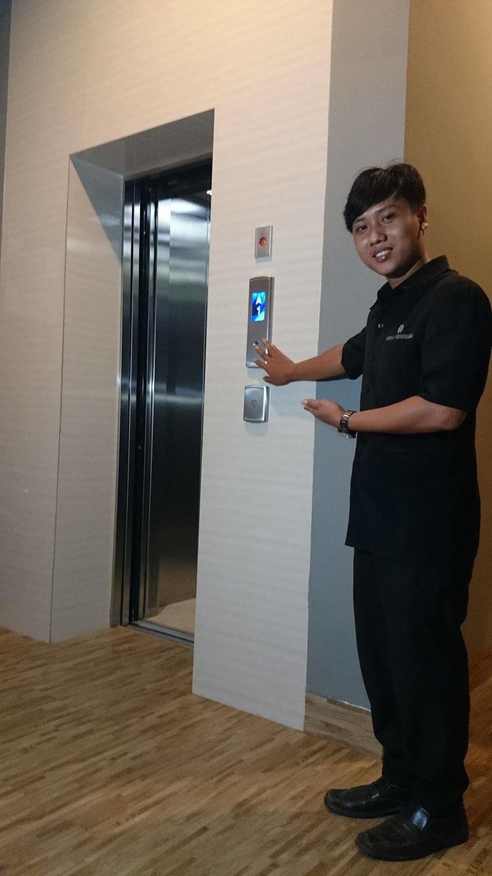 Wisma Sederhana Mitra Reddoorz Medan Exterior photo