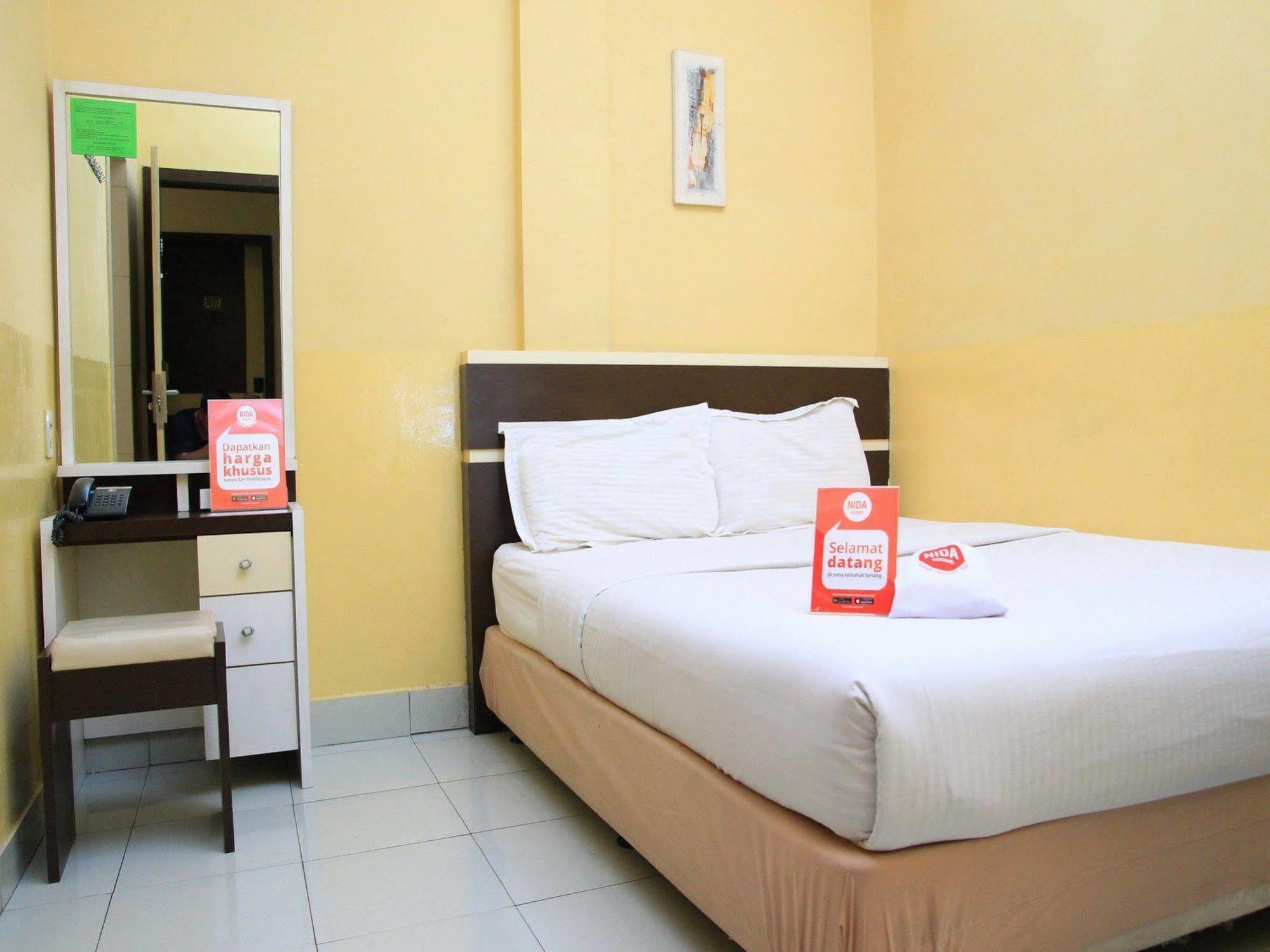 Wisma Sederhana Mitra Reddoorz Medan Exterior photo