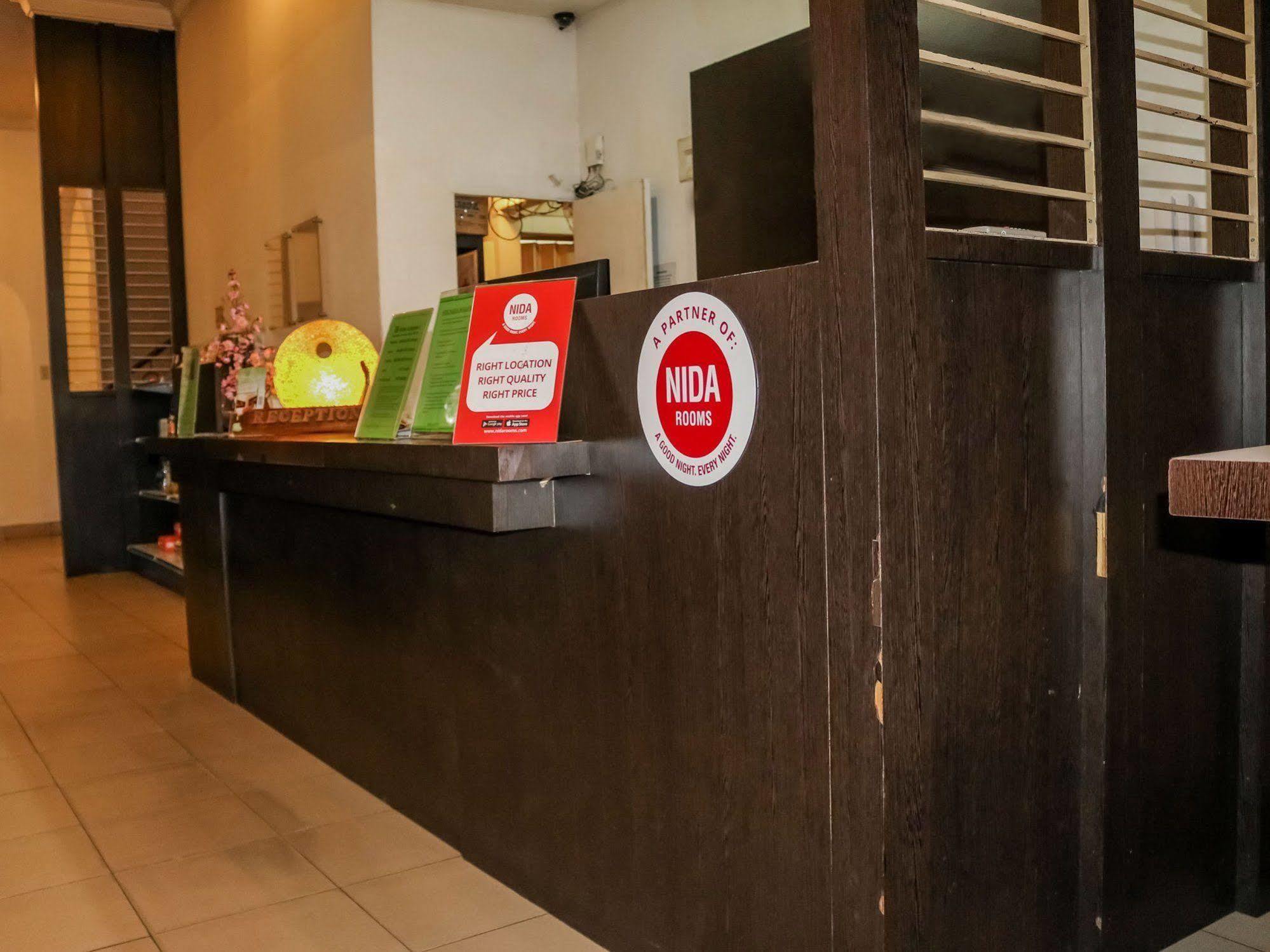 Wisma Sederhana Mitra Reddoorz Medan Exterior photo